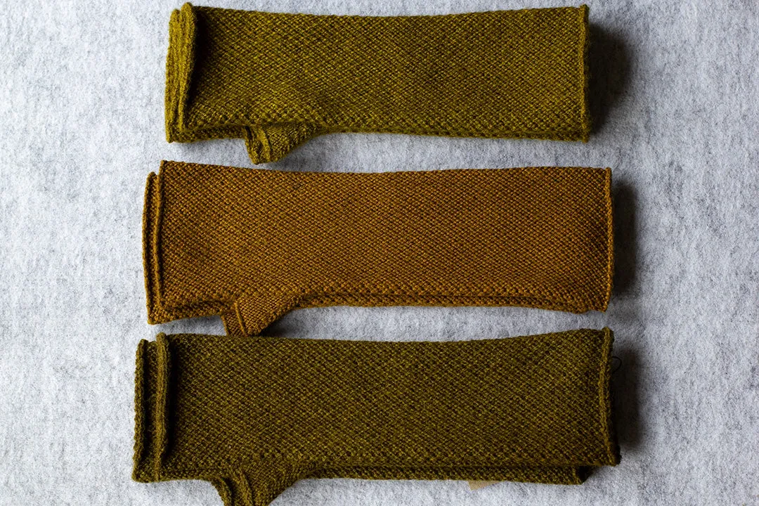 Arm warmers - natural dyed
