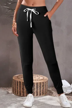 Black Solid Pocketed Slim Joggers Pant