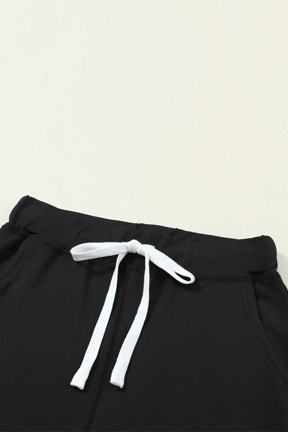 Black Solid Pocketed Slim Joggers Pant