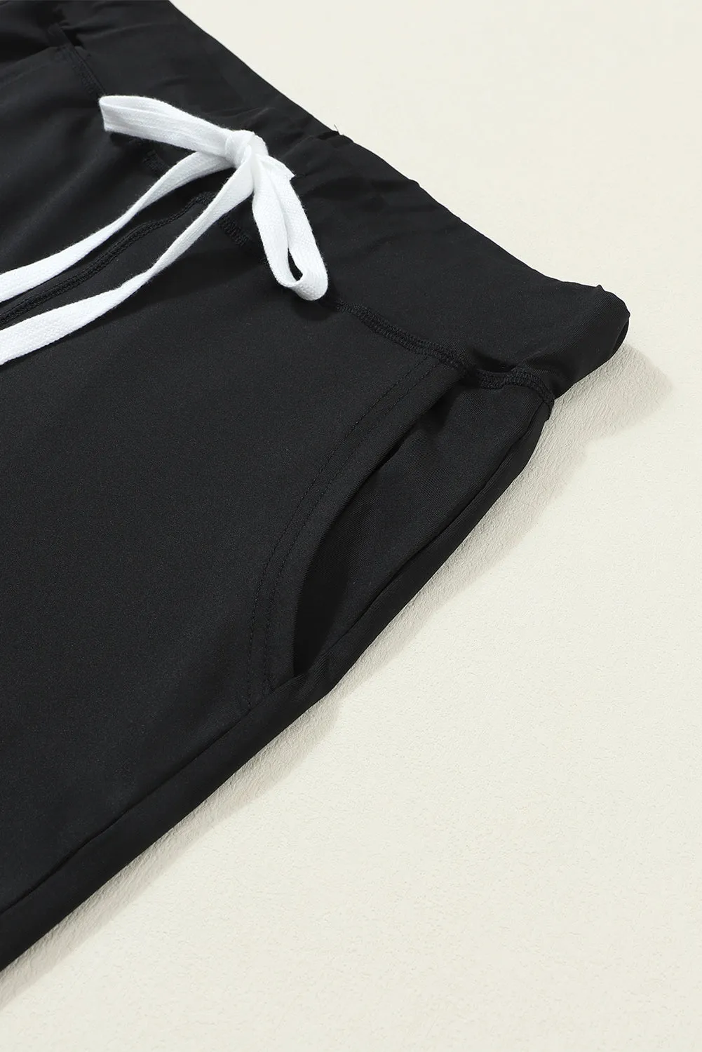 Black Solid Pocketed Slim Joggers Pant